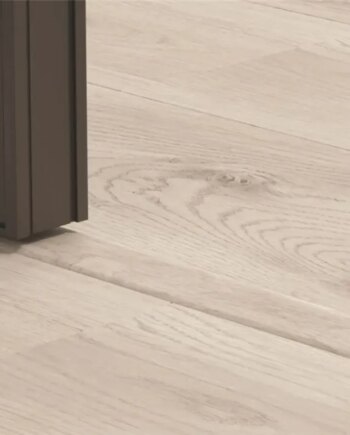 Pergo  - -  Liste  8x45x2000mm Vinyl Pgvincp40017 Modern Grey Oak
